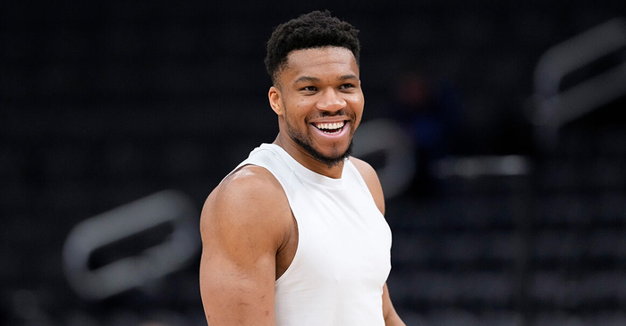 体育赛事-雄鹿总经理：字母哥不能上场是纯健康原因 与选秀权、重建无关|吉安尼斯·安特托孔波|乔恩-霍斯特|扬尼斯-阿德托昆博|密尔沃基雄鹿队|nba_新浪体育_新浪新闻